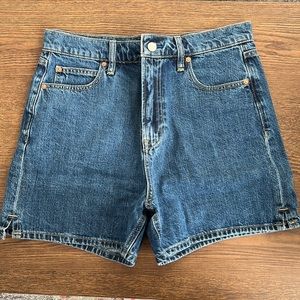 Women’s Gap high waisted mom shorts